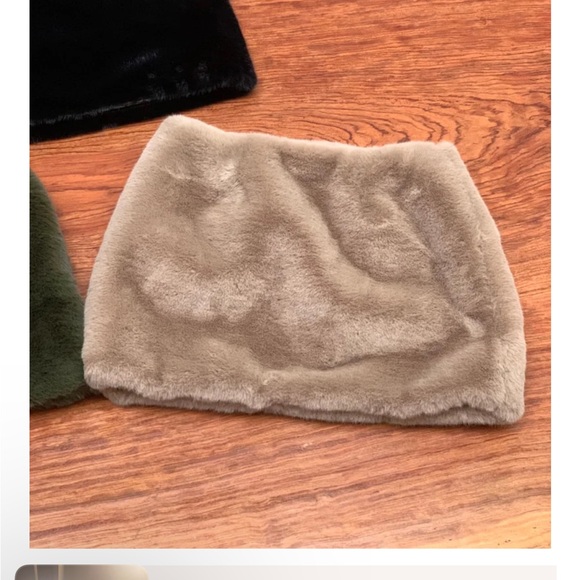 Faux fur mini skirt. color TAN (see added pics). Size L - Picture 2 of 2